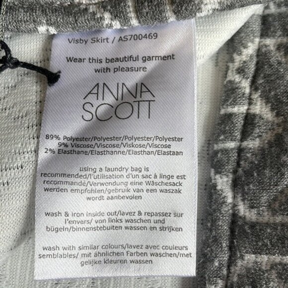 Anna Scott Grey Quilted Skirt NWOT - Picture 5 of 6